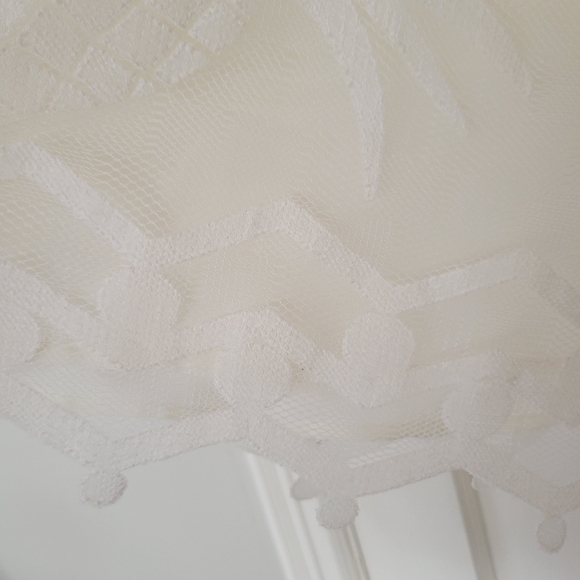 HD in Paris Pineapple Lace Top - Picture 5 of 7